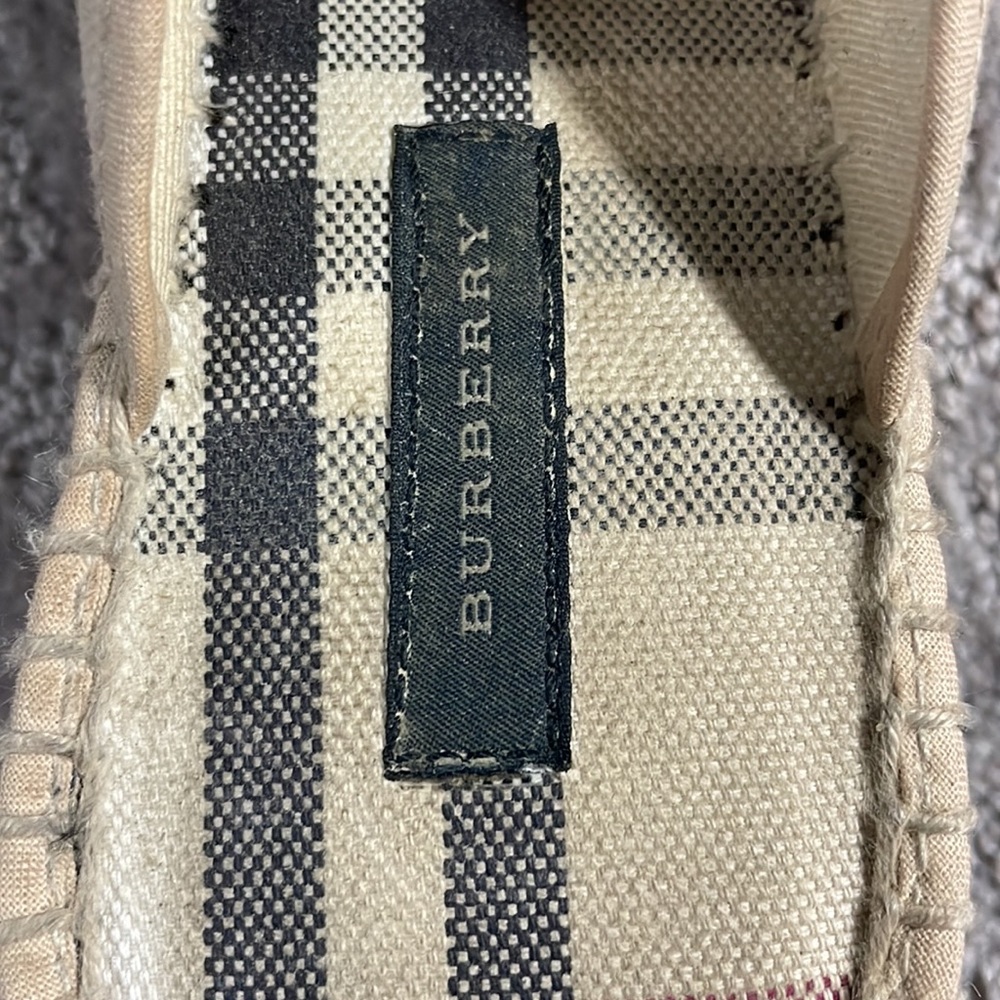 Burberry Shlamia Nova Check Thong Wedge Sandals - Picture 5 of 8